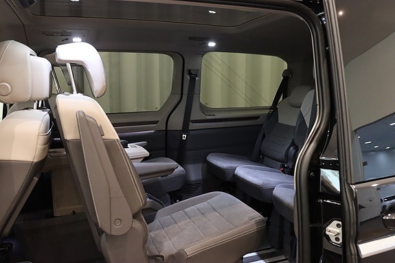 Volkswagen Multivan 10 of 25