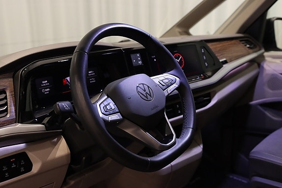 Volkswagen Multivan 13 of 25