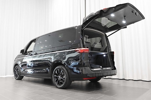 Volkswagen Multivan 4 of 25