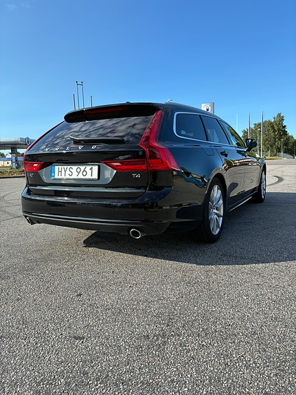 Volvo V90 4 of 11