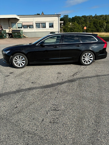 Volvo V90 2 of 11