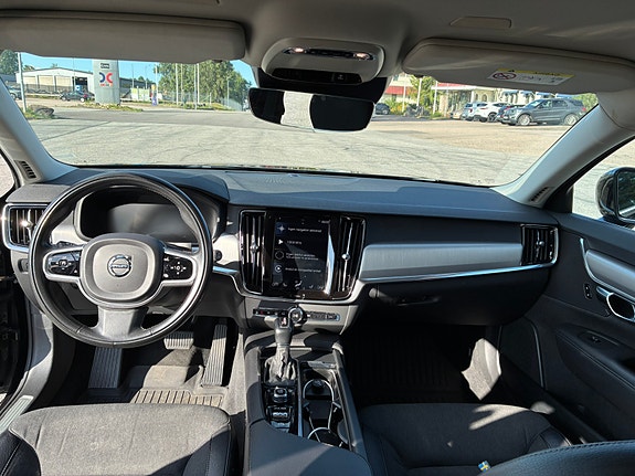 Volvo V90 8 of 11