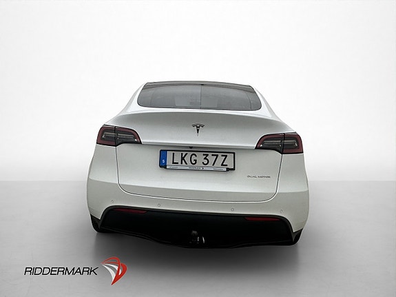 Tesla Model Y 8 of 30
