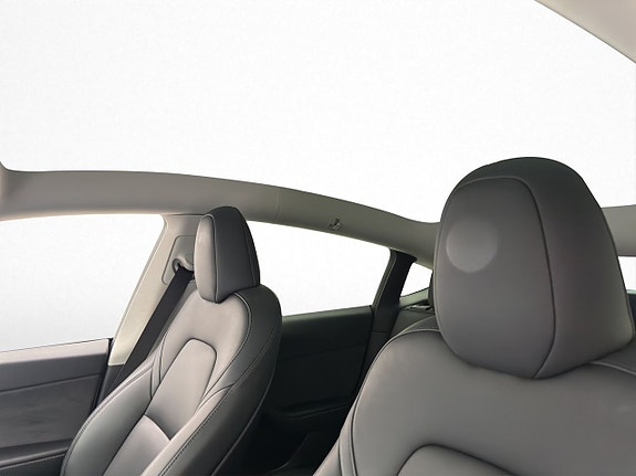 Tesla Model Y 19 of 30