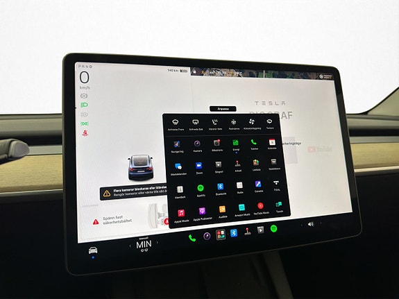 Tesla Model Y 24 of 30