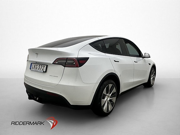 Tesla Model Y 9 of 30