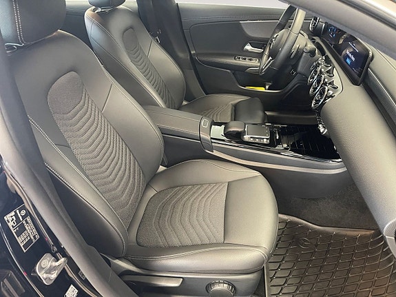Mercedes-Benz CLA200 16 of 26