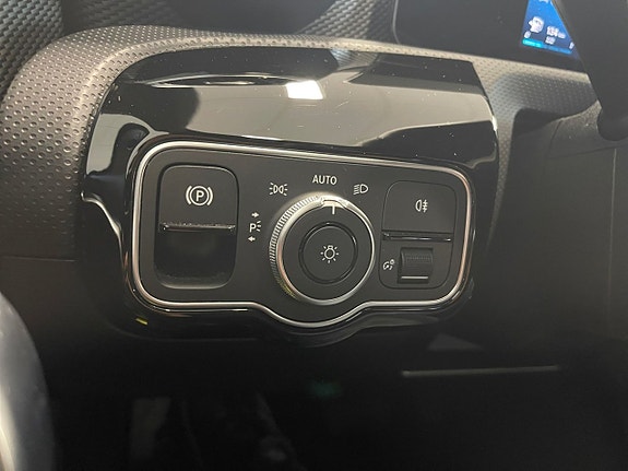 Mercedes-Benz CLA200 23 of 26