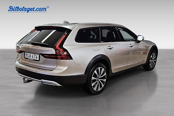Volvo V90 Cross Country 4 of 14