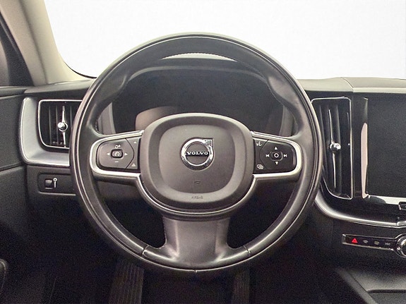 Volvo XC60 12 of 30