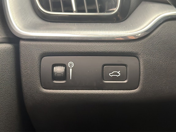 Volvo XC60 11 of 30