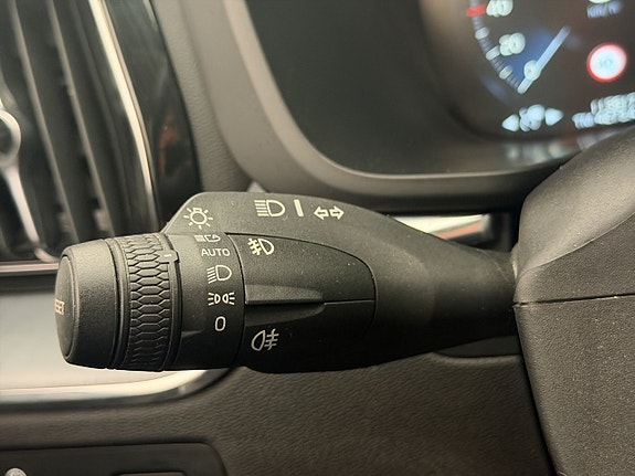 Volvo XC60 13 of 30