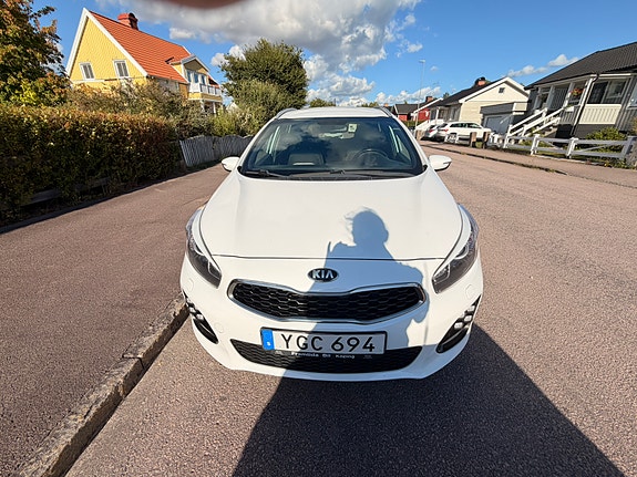 Kia Ceed 2 of 3