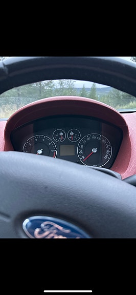 Ford Fiesta 5 of 6