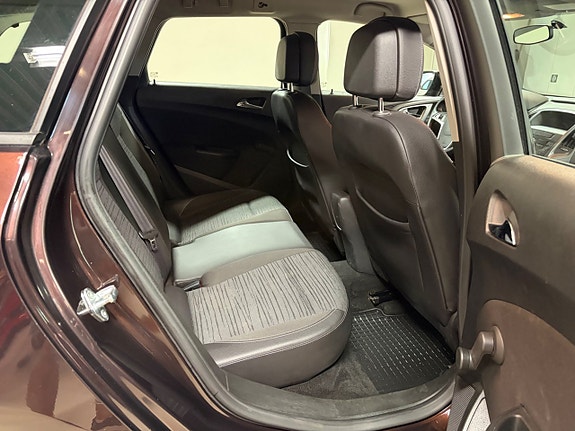 Opel Astra 10 of 11