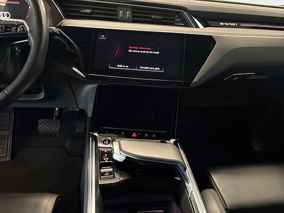 Audi e-tron 11 of 15
