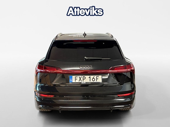 Audi e-tron 4 of 15