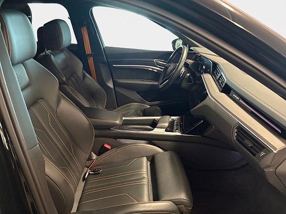 Audi e-tron 15 of 15
