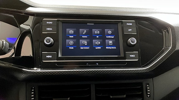 Volkswagen T-Cross 9 of 12