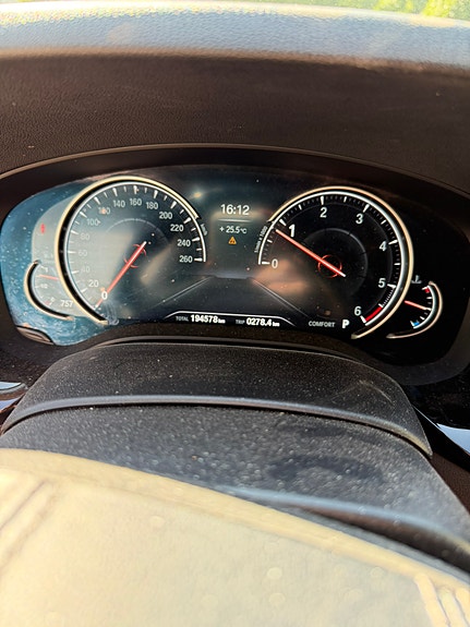 BMW 520d 4 of 6