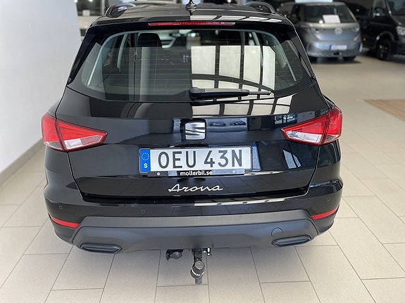 Seat Arona 8 of 18