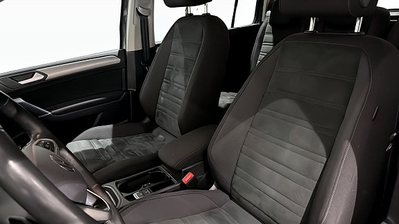 Volkswagen Touran 8 of 26