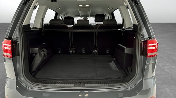 Volkswagen Touran 13 of 26