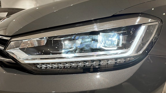 Volkswagen Touran 19 of 26