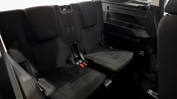 Volkswagen Touran 16 of 26