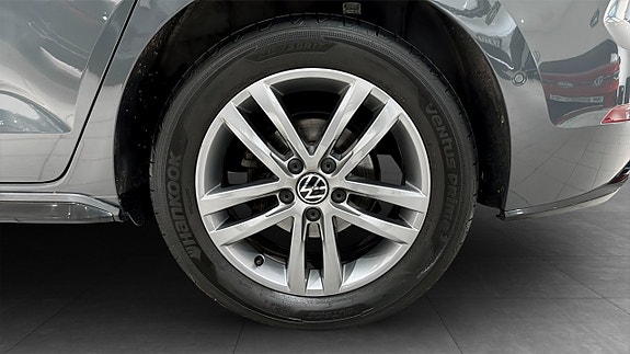 Volkswagen Touran 6 of 26