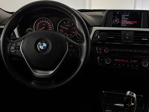 BMW 318d 16 of 17