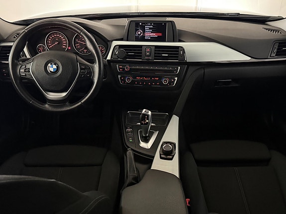 BMW 318d 15 of 17