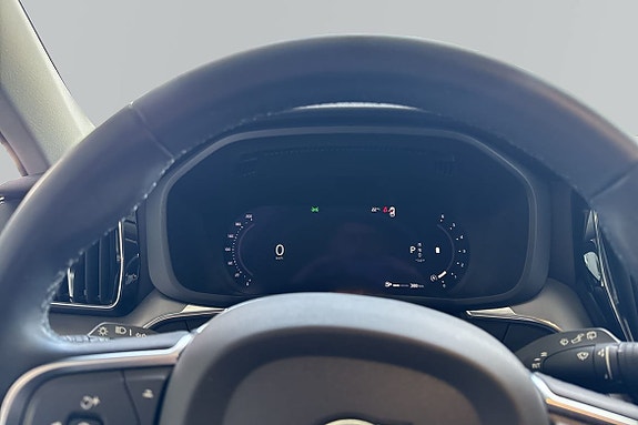 Volvo XC60 12 of 22