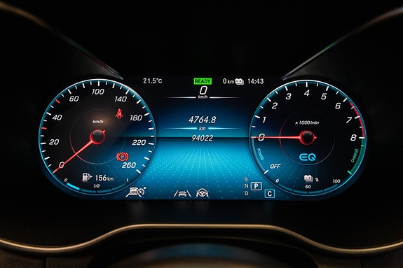 Mercedes-Benz GLC300 e 25 of 27