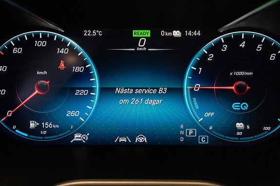 Mercedes-Benz GLC300 e 26 of 27
