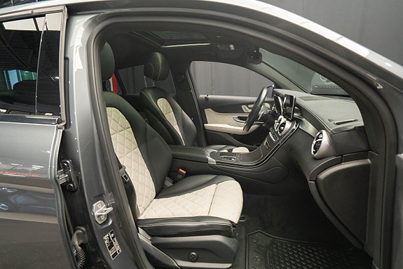 Mercedes-Benz GLC300 e 20 of 27