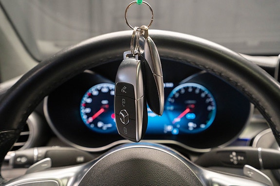 Mercedes-Benz GLC300 e 27 of 27