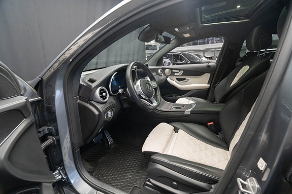 Mercedes-Benz GLC300 e 19 of 27