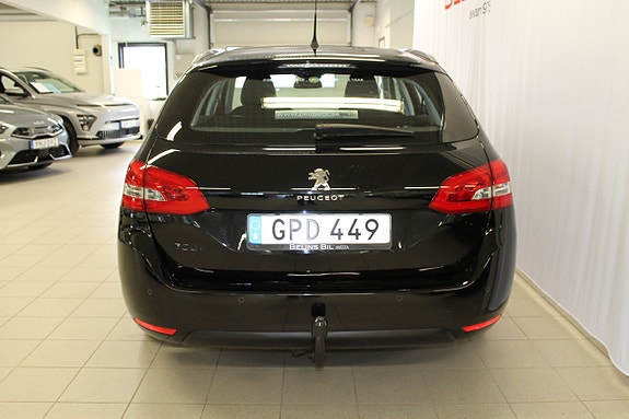 Peugeot 308 SW 5 of 8