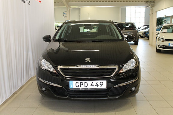 Peugeot 308 SW 4 of 8