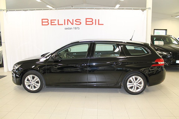 Peugeot 308 SW 2 of 8
