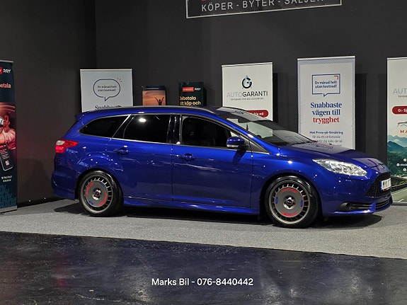 Ford Focus 2 of 19