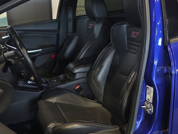 Ford Focus 18 of 26