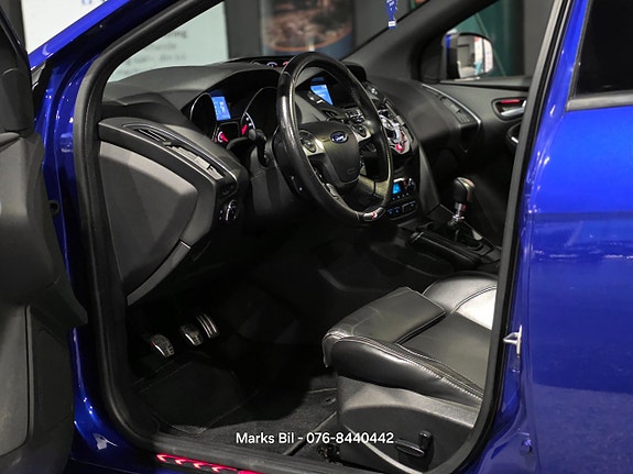 Ford Focus 12 of 19