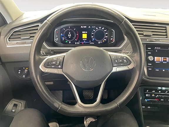 Volkswagen Tiguan 14 of 26