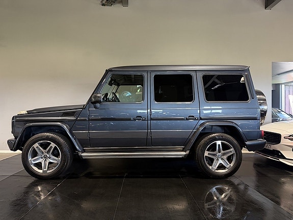 Mercedes-Benz G350 2 of 30