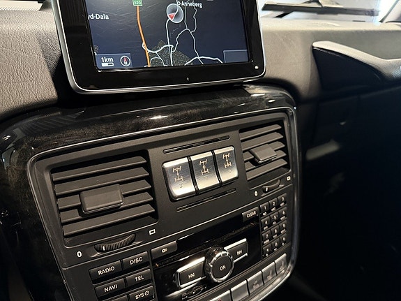 Mercedes-Benz G350 29 of 30
