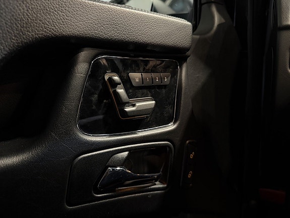 Mercedes-Benz G350 27 of 30