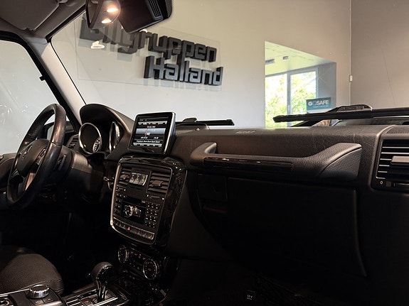 Mercedes-Benz G350 18 of 30
