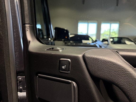 Mercedes-Benz G350 22 of 30